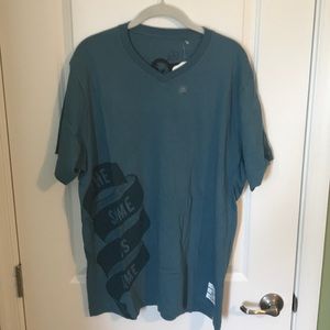 Uniqlo NWT V neck Tee I AM OTHER Pharrell XL
